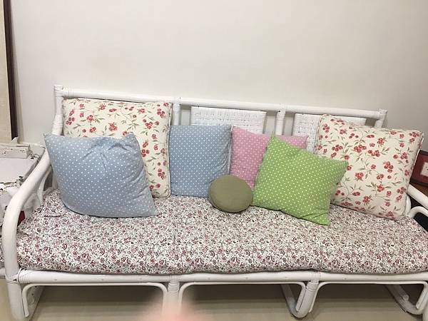 台北市內湖區客戶黃小姐藤椅更換新椅墊