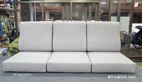 台北市石牌客戶柚木沙發訂做新椅墊(座墊+椅背)