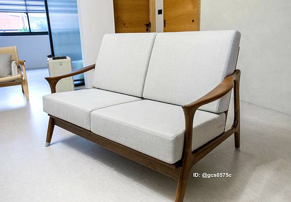 台北市松信路客戶實木椅訂做新座墊+椅背