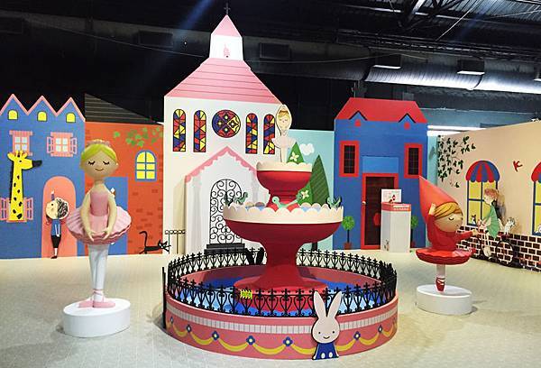 高雄駁二小紅帽特展-13.jpg 高雄駁二小紅帽特展-13.jpg