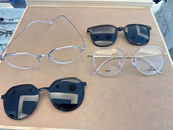 LINE_ALBUM_眼鏡_241103_59 LINE_ALBUM_眼鏡_241103_59