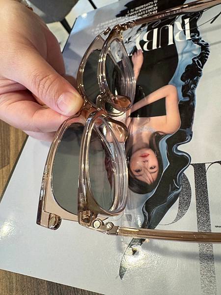 LINE_ALBUM_眼鏡_241103_122