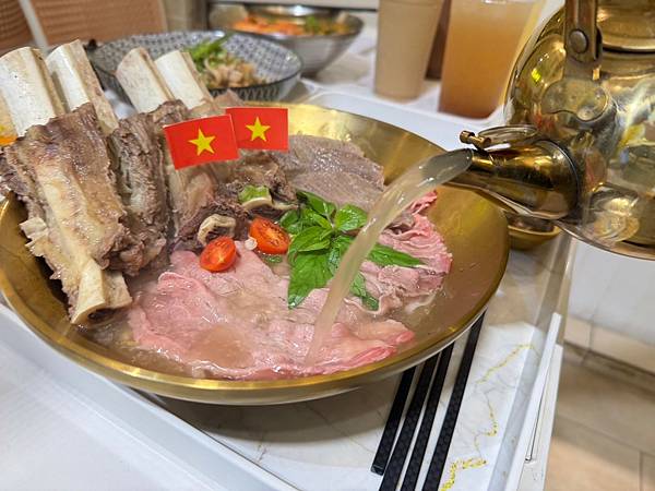 LINE_ALBUM_越龍門_241231_102