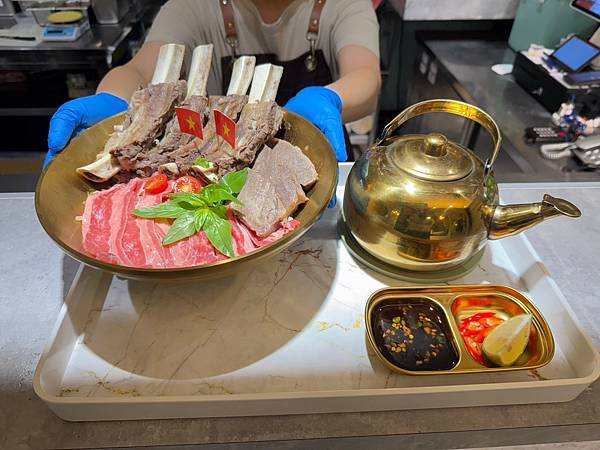 LINE_ALBUM_越龍門_241231_80