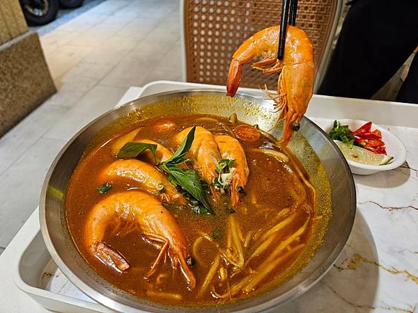 LINE_ALBUM_越龍門_241231_174