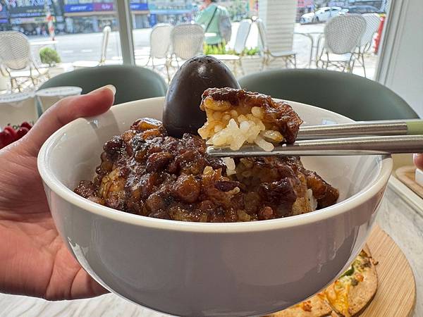 LINE_ALBUM_想大便只有一間廁所的咖啡店_250330_28