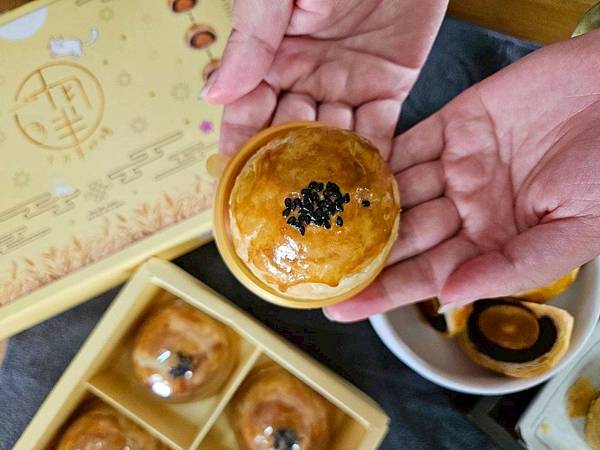 LINE_ALBUM_月餅_251003_42 LINE_ALBUM_月餅_251003_42