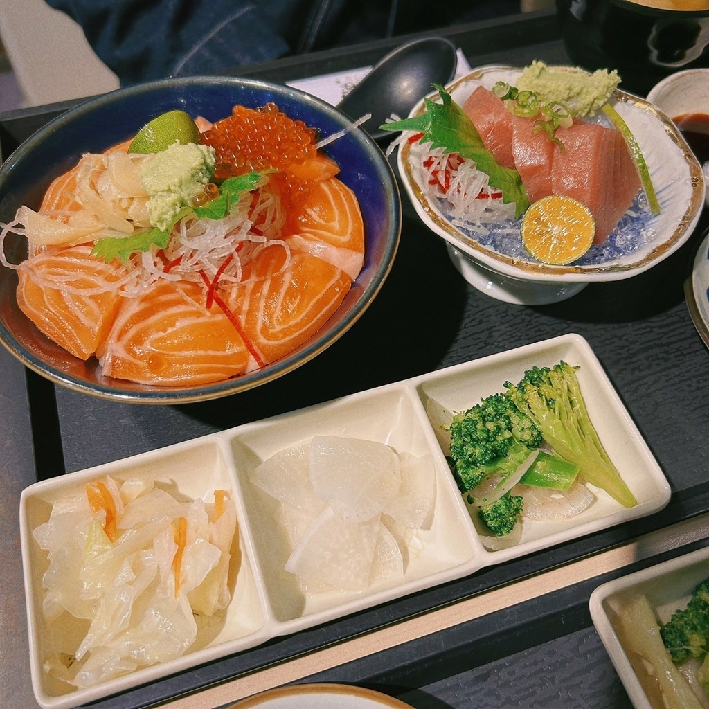 行天宮日式餐廳｜傳鮨日本料理，生食澎湃多選擇，熟食也超好吃！