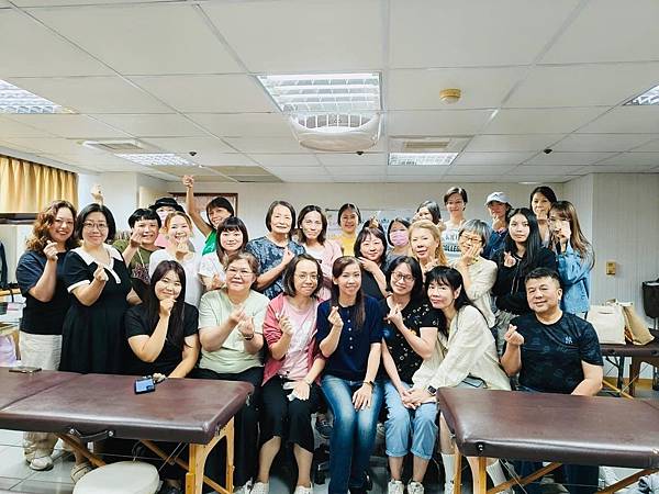 113.10.29 芳香精油美體舒壓人才培訓班結訓 113.10.29 芳香精油美體舒壓人才培訓班結訓