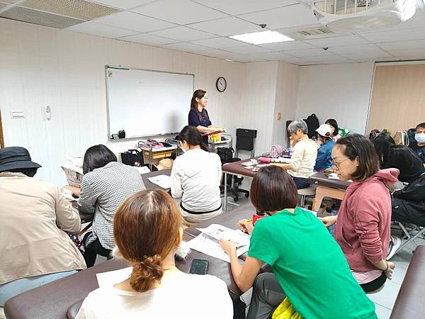 113.10.29 芳香精油美體舒壓人才培訓班結訓
