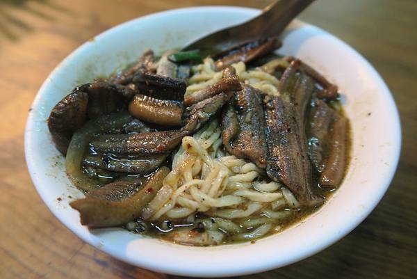 來台南一定要試一下鱔魚意麵!!!