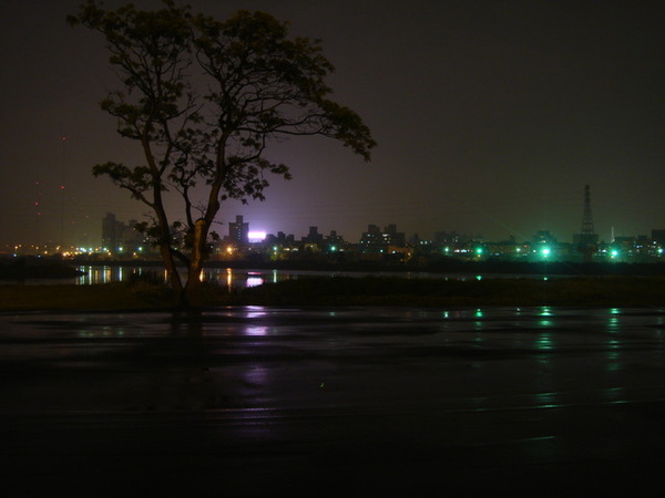 不同模式拍出的夜景