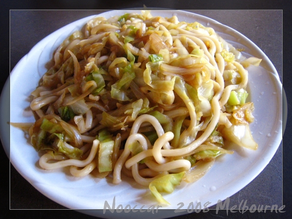 Fried cabbage udon