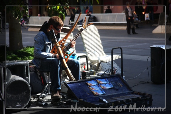 Street artist @ Bourke St.