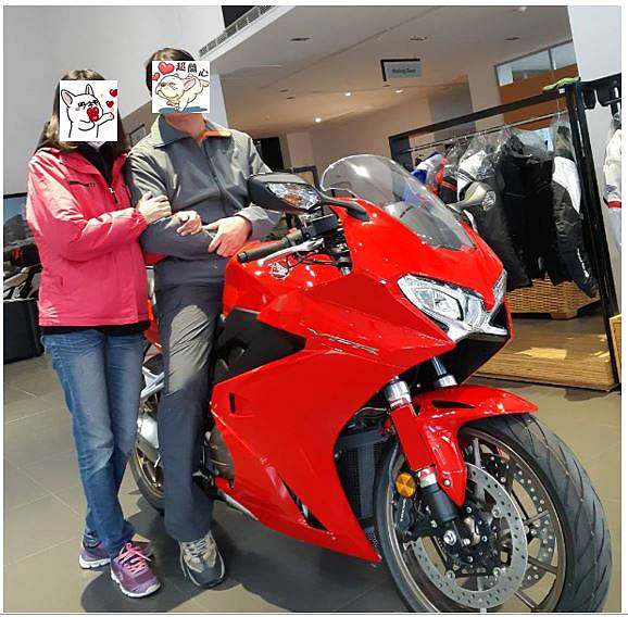 中年大叔第一台重機 開箱與關箱 19 Honda Vfr800f 經典的v4 Hyper Vtec 引擎車款 Race Your Heart 的部落格 痞客邦