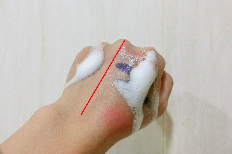 吃妝怪獸 溶妝瞬淨感應洗卸泡泡6-1.JPG