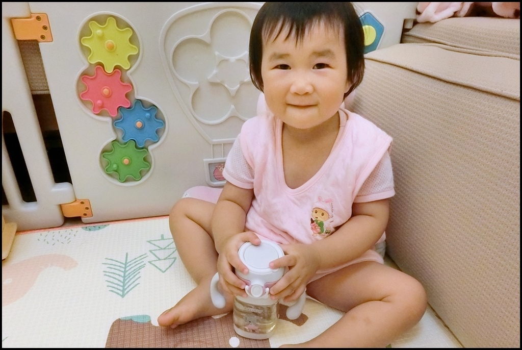 【親子育兒】Nuby PPSU學飲杯 ~ 讓寶寶任何角度都能輕鬆喝水 媽媽能輕鬆掌握喝水量