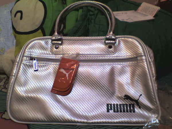 為了出遊而買的PUMA中型手提包