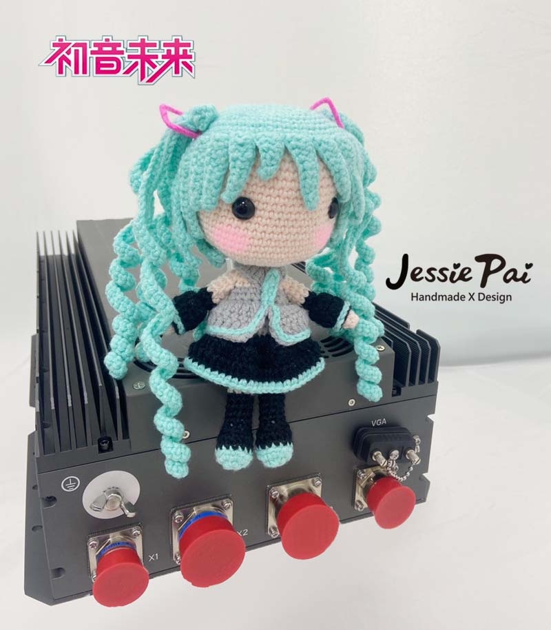 JessiePai Handmade_初音娃娃-2.jpg