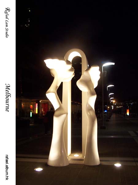 203. Sculpture in Victoria Dock