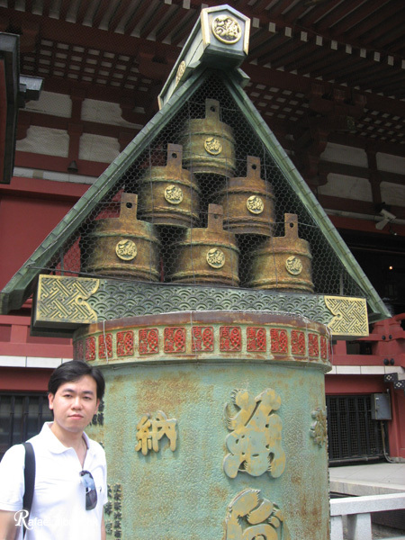 30Jul08 Akakusa Sensoji 24.jpg