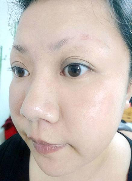 BC百匡,靚顏抗皺淡紋賦活油(百匡賦活膠囊),百匡賦活膠囊,
白龍膽花精萃可亮白撫平細紋與修護受傷肌膚,並高度保濕鎖水,延緩肌膚老化,一顆多種用途,強效版晚安面膜
,百匡賦活膠囊,百匡膠囊
