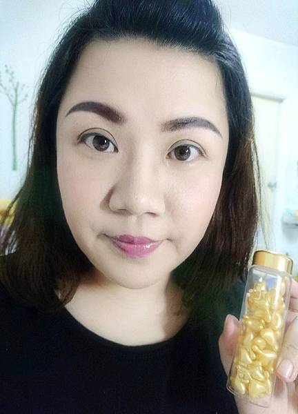 BC百匡,靚顏抗皺淡紋賦活油(百匡賦活膠囊),百匡賦活膠囊,
白龍膽花精萃可亮白撫平細紋與修護受傷肌膚,並高度保濕鎖水,延緩肌膚老化,一顆多種用途,強效版晚安面膜
,百匡賦活膠囊,百匡膠囊
