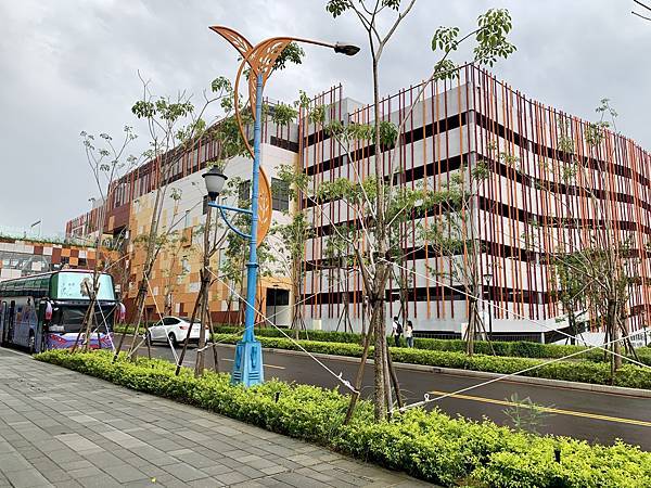 Re: [問卦] 百貨公司、購物中心，哪家值得逛