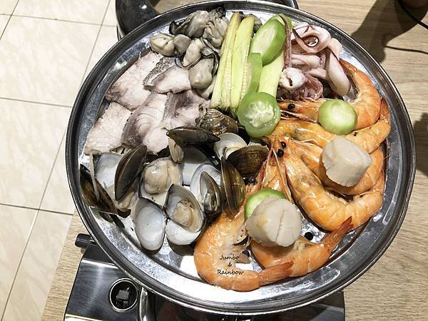 【澎湖馬公｜澎湖美食】澎湖鮮食堂海鮮蒸鍋｜冒著痛風風險也要吃