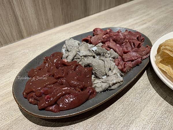 【不專業食記】台北中山｜宣牛溫體牛肉火鍋｜捷運中山國中站旁的