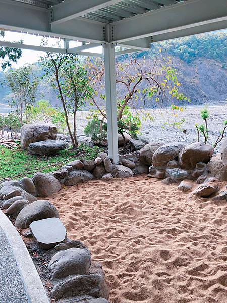 高雄寶來泡溫泉│親子旅遊、泡湯推薦。山澤居Villa。宛如世