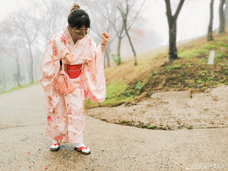 桃園賞櫻景點推薦｜翠墨莊園｜上千棵櫻花樹,和服體驗,日式造景彷彿秒飛日本！_小雨問路 (20).PNG