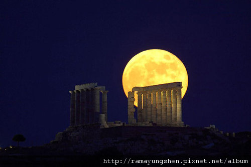 雅典的滿月.jpg