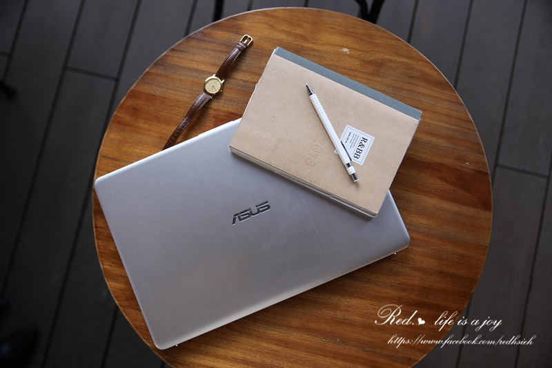 ASUS VivoBook S15筆電 (2).JPG