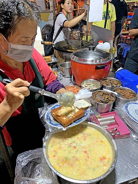 台南中西區▸安平區│閨蜜輕旅行3天2夜DAY1-花園夜市-棺材板5