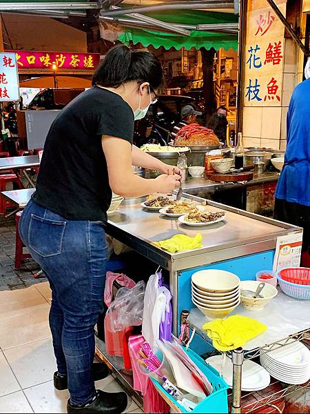 台南北區│二哥鱔魚意麵：融入台南就是宵夜來碗鱔魚炒麵吧