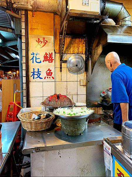 台南北區│二哥鱔魚意麵：融入台南就是宵夜來碗鱔魚炒麵吧