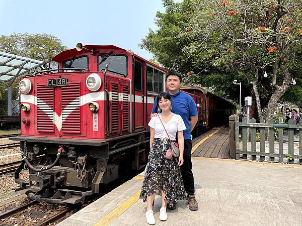 嘉義市北門驛│檜來嘉驛檜木列車：紅色懷舊檜木火車