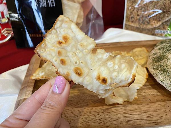 澎湖伯 飛卷片、宅配美食開箱丨咔咔吃-虎哩快樂年節零食組：過年吃零食不採雷，Umade嚴選台灣在地健康零嘴，年節送禮新選擇丨滿額贈虎虎絢彩萬用包