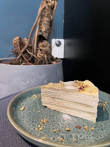 台北信義│OZ Cafe %26; Bistro:隱身在北醫巷內的質感小店,自然採光與千層蛋糕療癒女孩的心│早午餐、網美餐廳、近吳興街台北醫學大學【附菜單】 台北信義│OZ Cafe %26; Bistro:隱身在北醫巷內的質感小店,自然採光與千層蛋糕療癒女孩的心│早午餐、網美餐廳、近吳興街台北醫學大學【附菜單】