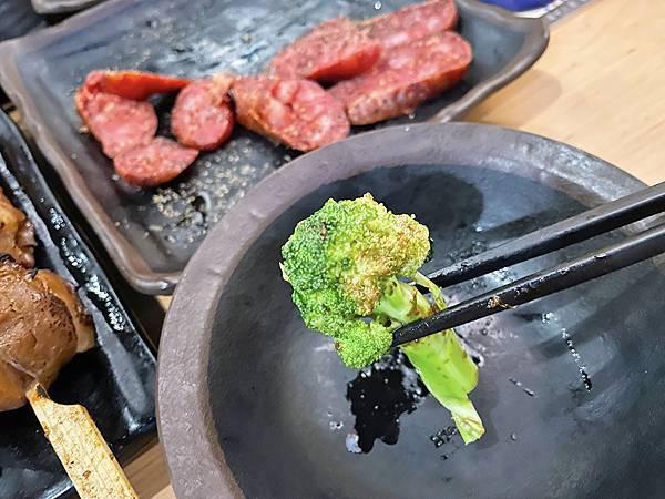 台北中山│柒息地串燒居酒屋：每串19元起現烤日式串燒店，平價美味獨門醬汁餵飽你的味蕾，聚會放鬆的好地方│長春店、士林店、延吉店【附菜單】