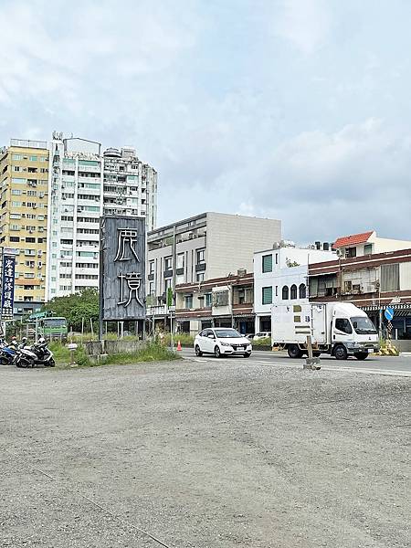 屏東恆春│鹿境梅花鹿生態園區：我在墾丁與梅花鹿共舞，表情豐富的鹿兒，有趣的餵食體驗│梅花鹿與水豚君園區【親子景點】