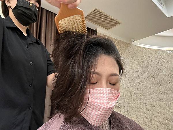 台北中山區髮廊│DavidJohn Hair Salon：台北有機環保綠⾊沙龍，體驗歐洲OWay有機髮品火山泥療去角質療程，拯救細軟扁塌髮質，重回蓬鬆光澤亮髮│髮型設計師