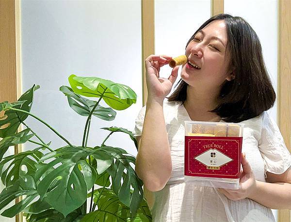 宅配美食開箱│實心蛋捲送禮推薦：經典包餡蛋捲，新世代粹蛋捲笑笑羊聯名禮盒│過年禮盒、中秋禮盒