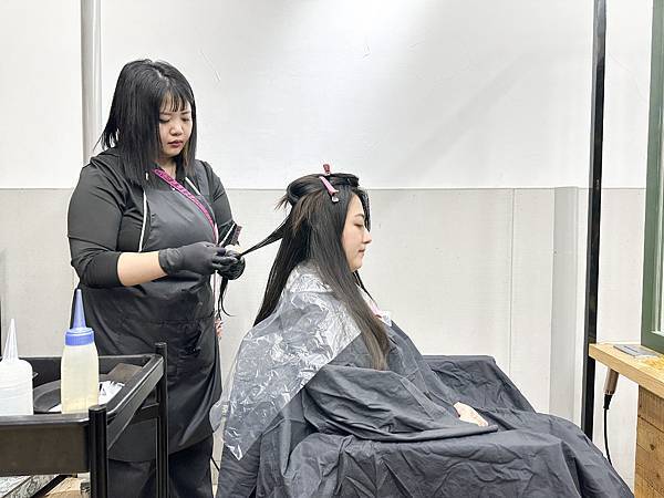 桃園中壢髮廊│璽髮殿：高CP值夜間髮廊，最晚可以預約晚上11點，再晚也不怕沒人幫你洗髮剪髮燙髮│近中壢SOGO