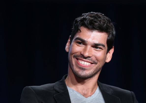 raul-castillo-hbo-looking-sexy_raannt.jpg