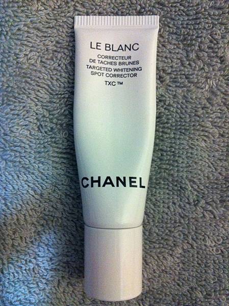 Chanel white spot roll