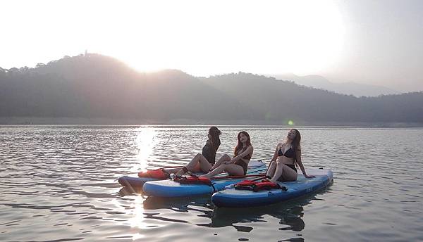 划立槳SUP穿著｜日月潭 立槳 SUP 獨木舟 遊艇｜山寶爸