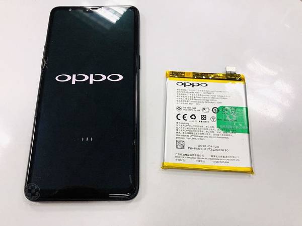 oppo R15 Pro電池更換.jpg