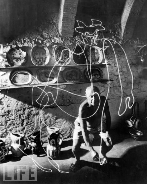 75.picasso-light-drawing-7.jpg